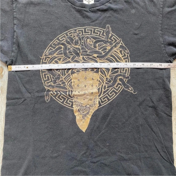 CROOKS & CASTLES Medusa Bandana T-Shirt - Picture 6 of 9